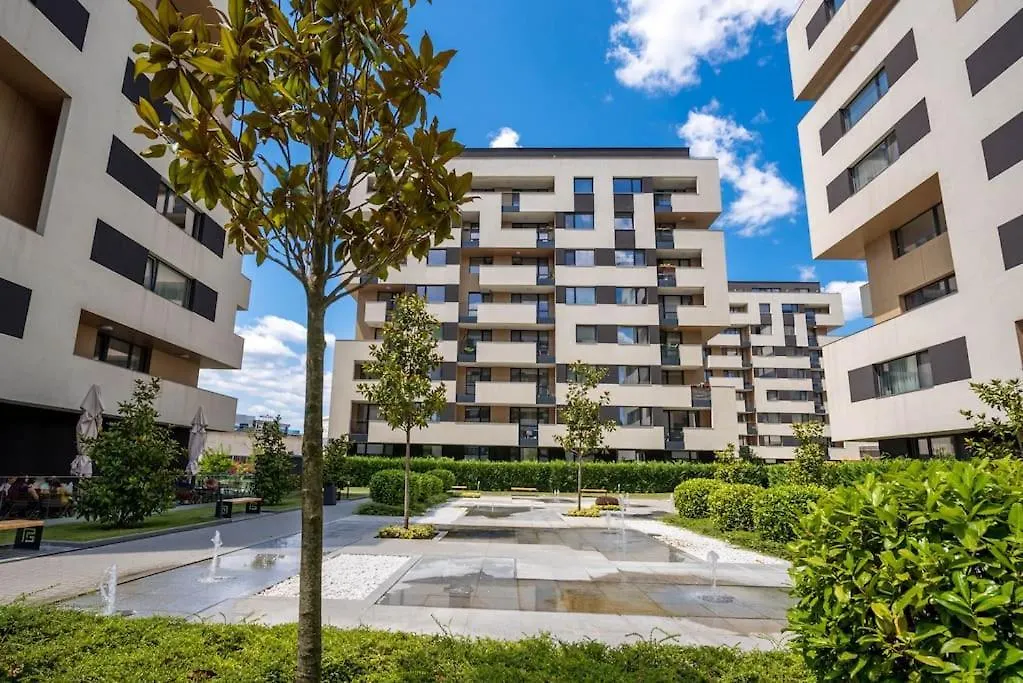 Labyrinth Apartment - Free Parking Space Included Varna